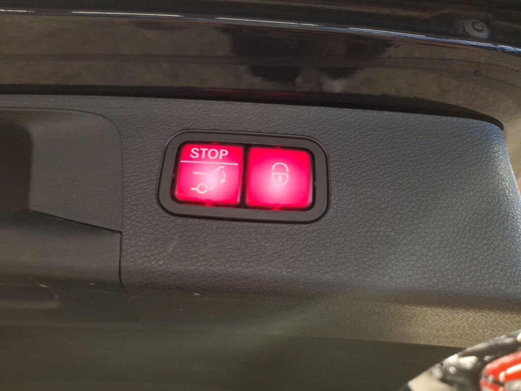 Mercedes-Benz E 2020 Sininen