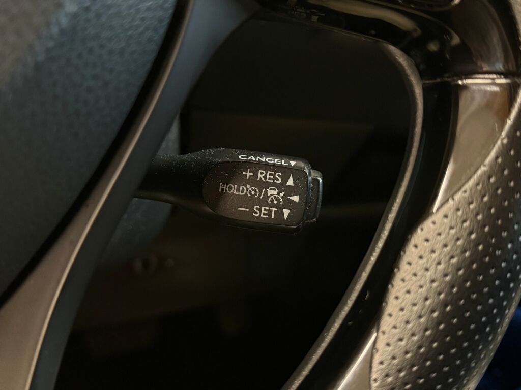 Toyota C-HR 2020 Punainen