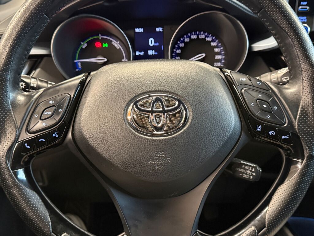 Toyota C-HR 2020 Punainen