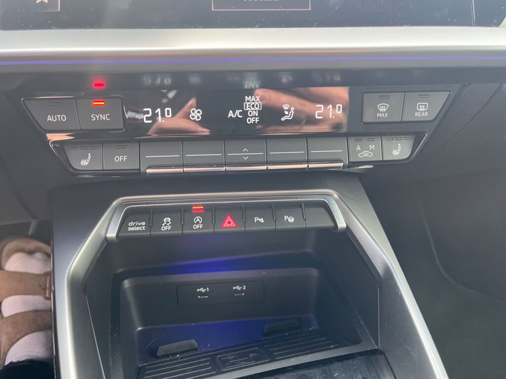 Audi S3 2021 Musta