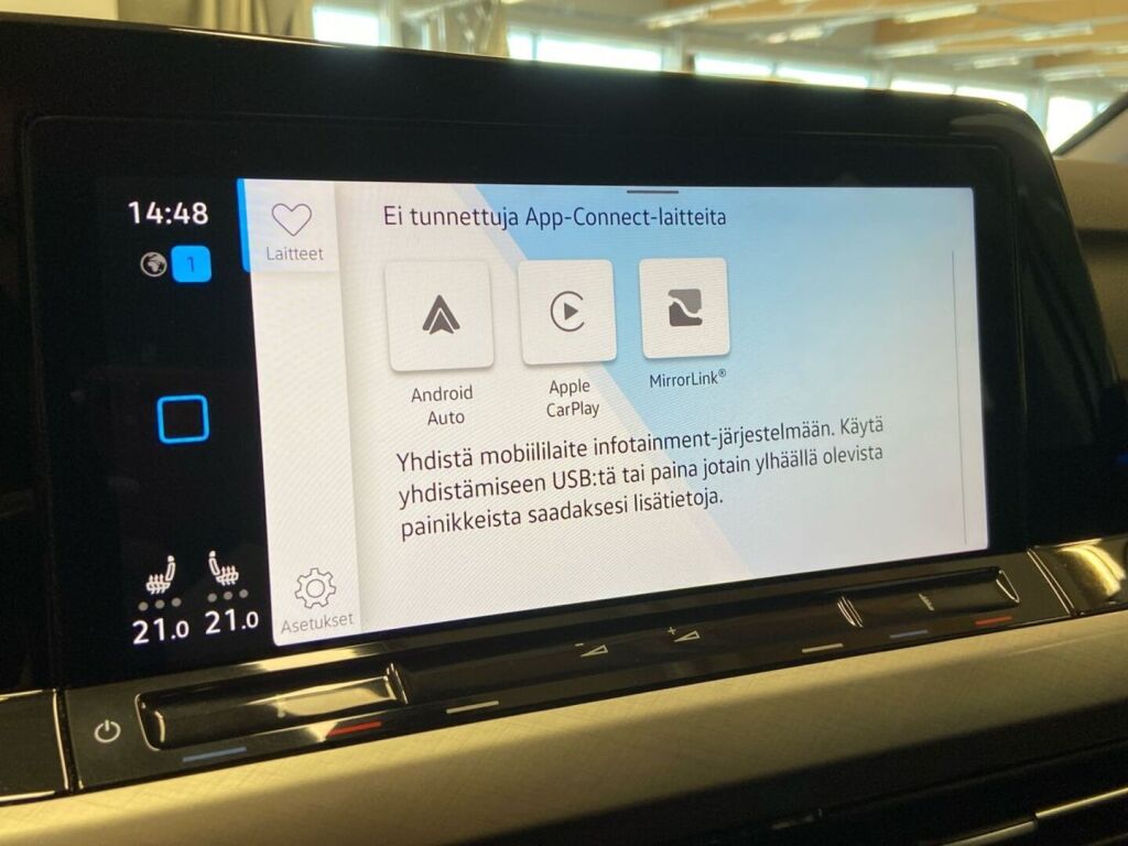 Volkswagen Golf 2021 Valkoinen