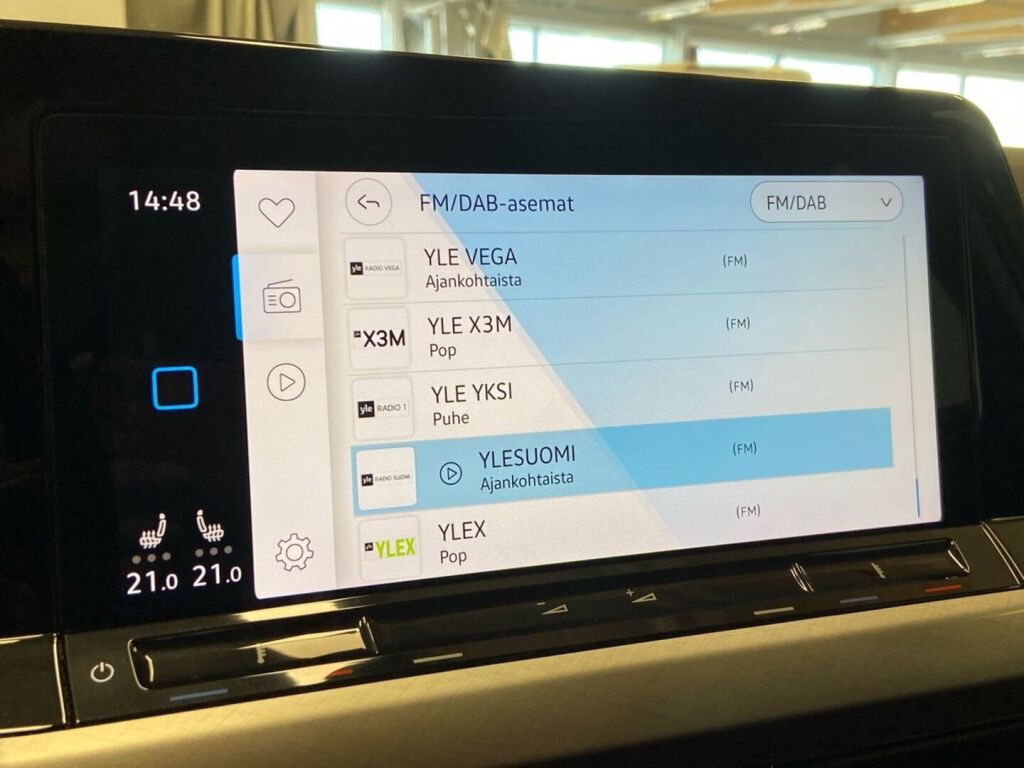 Volkswagen Golf 2021 Valkoinen