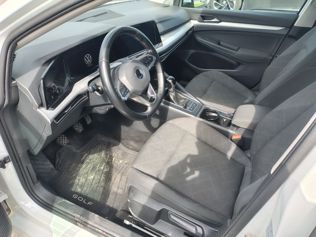 Volkswagen Golf 2021 Valkoinen