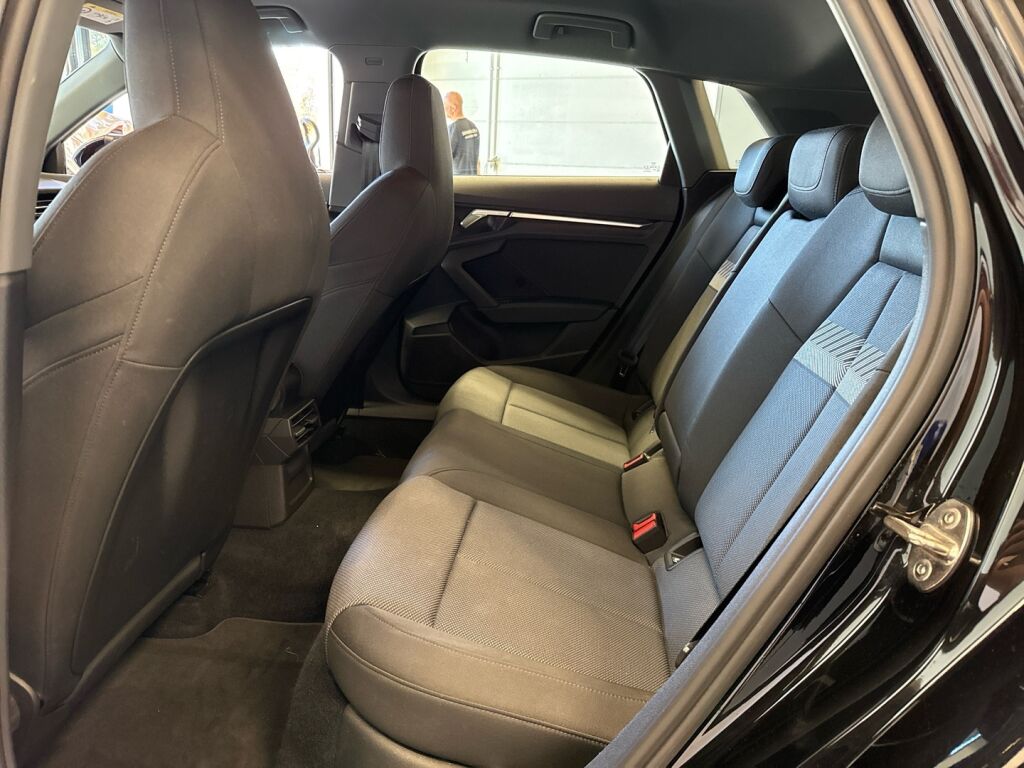 Audi A3 2021 Musta