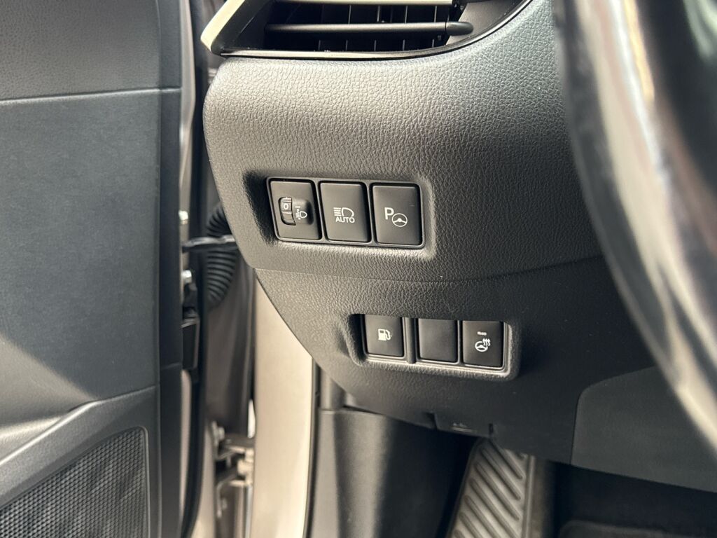 Toyota C-HR 2017 Harmaa