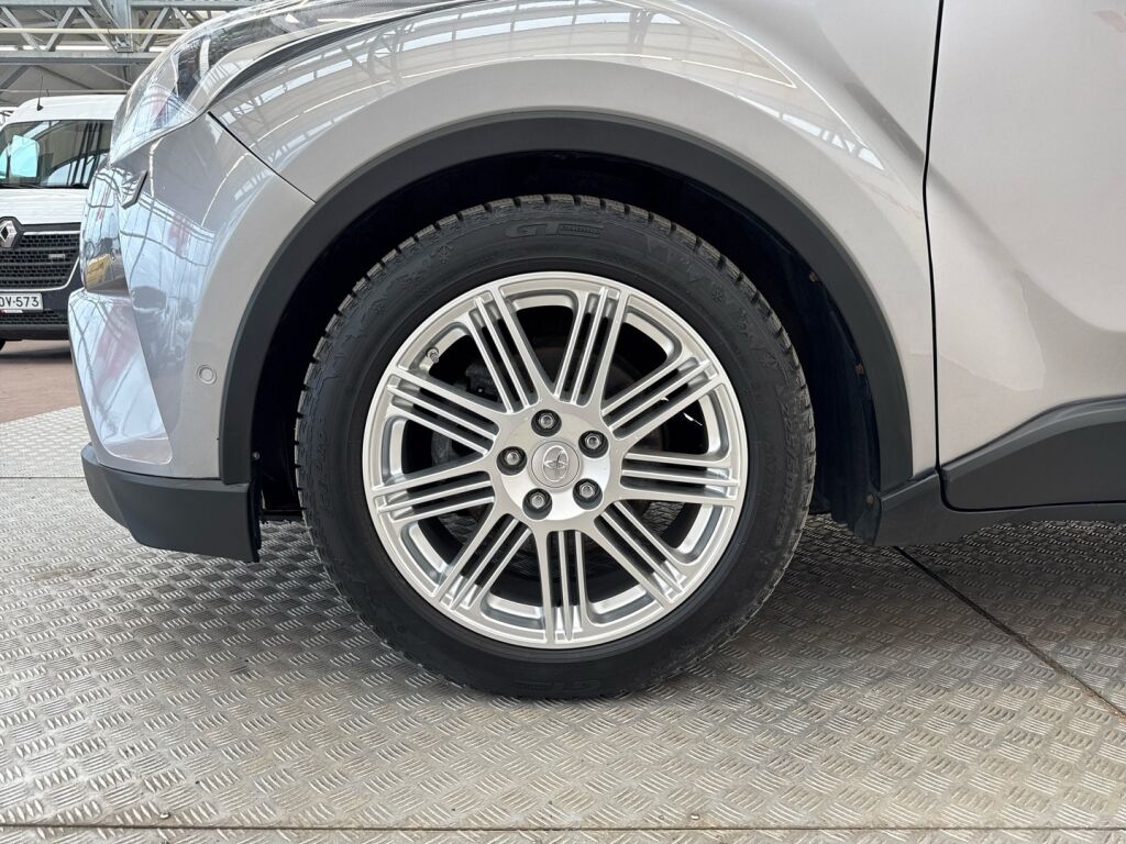 Toyota C-HR 2017 Harmaa