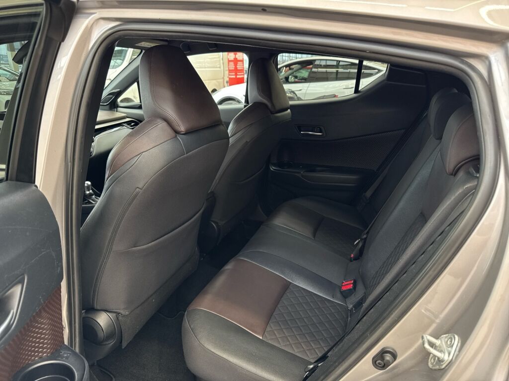 Toyota C-HR 2017 Harmaa