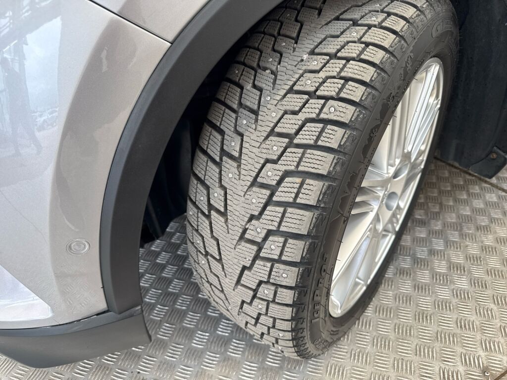 Toyota C-HR 2017 Harmaa