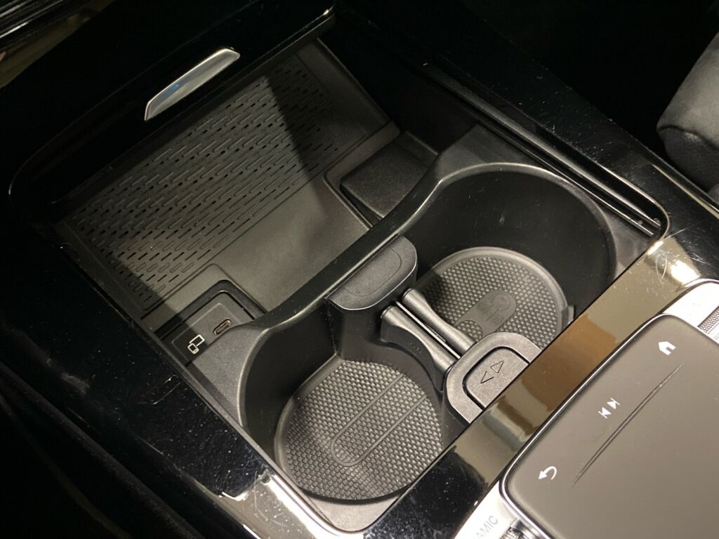 Mercedes-Benz A 2020 Valkoinen