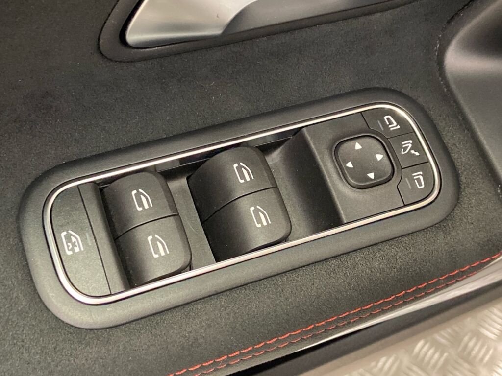 Mercedes-Benz A 2020 Valkoinen