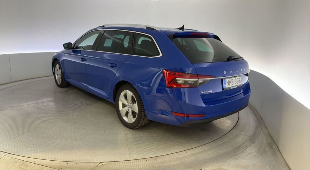 Skoda Superb 2022 Sininen