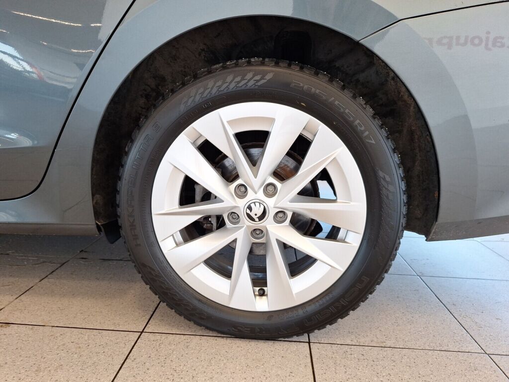 Skoda Octavia 2021 Harmaa