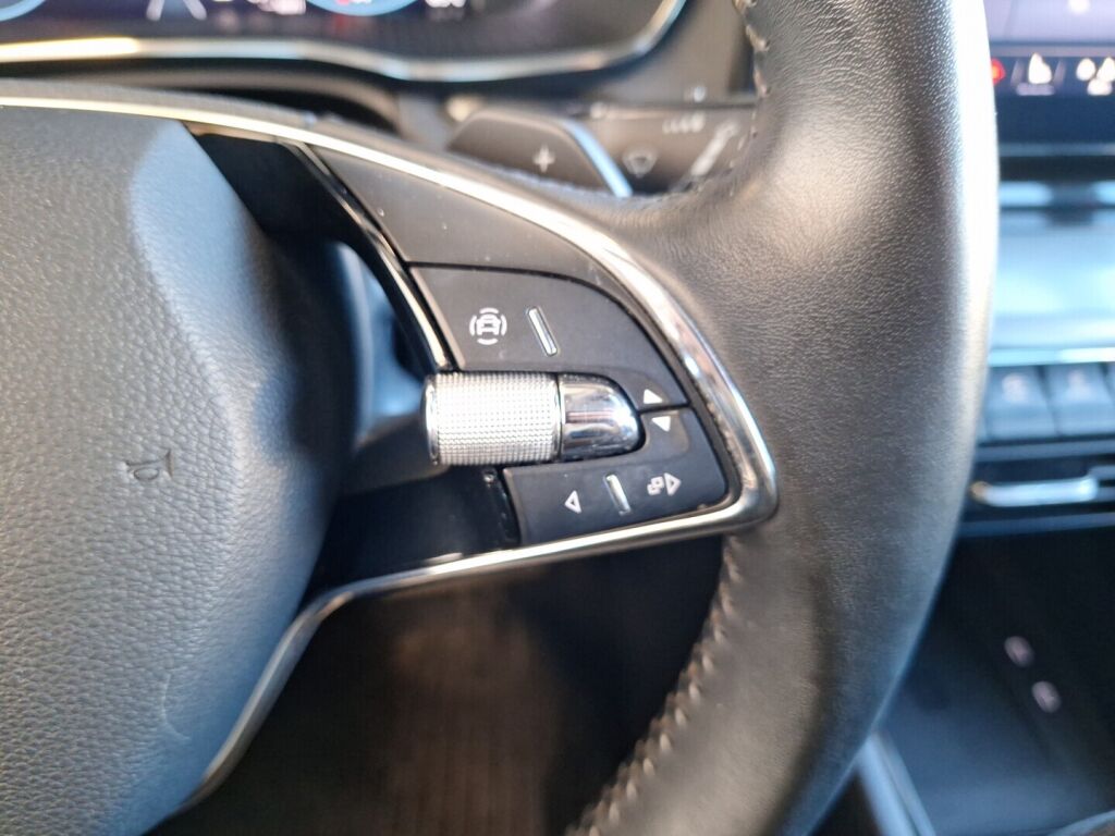 Skoda Octavia 2021 Harmaa