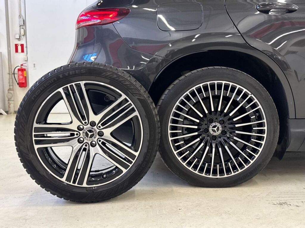 Mercedes-Benz EQC 2021 Harmaa
