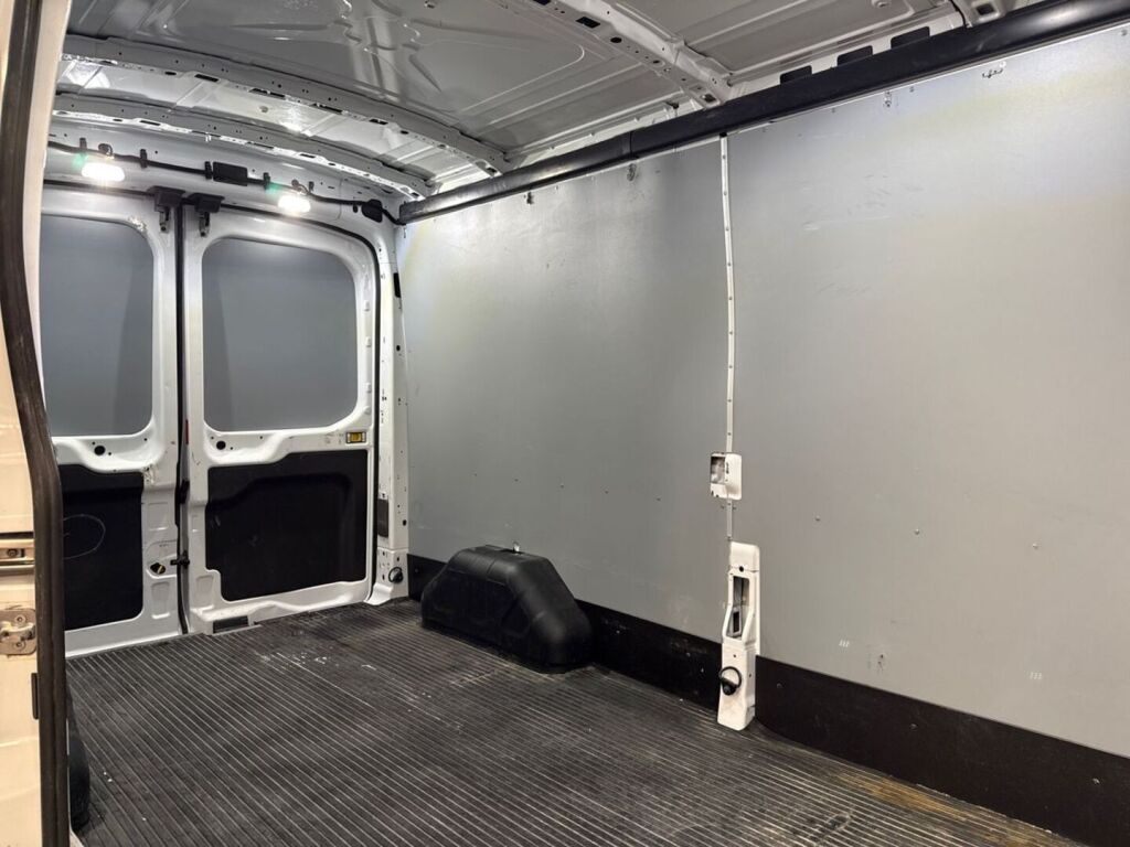 Ford Transit 2021 Valkoinen