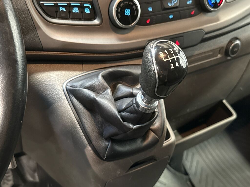 Ford Transit 2021 Sininen