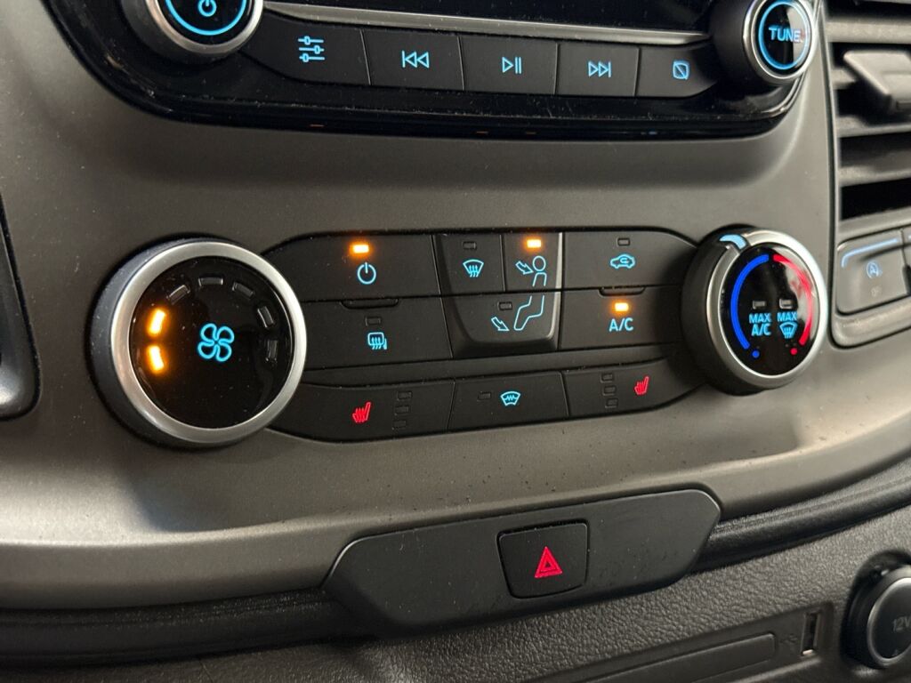 Ford Transit 2021 Sininen