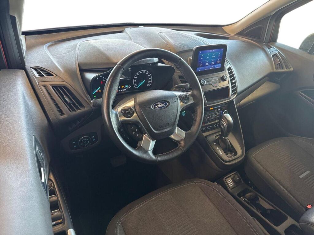 Ford Grand Tourneo Connect 2021 Punainen