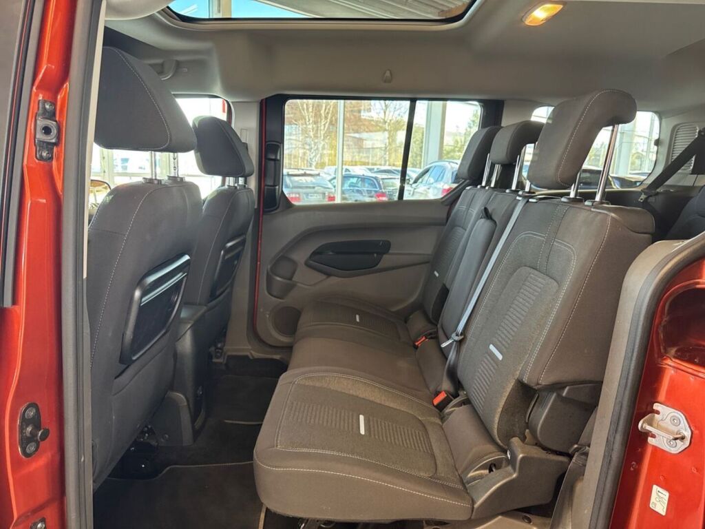 Ford Grand Tourneo Connect 2021 Punainen