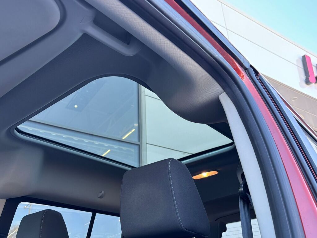 Ford Grand Tourneo Connect 2021 Punainen