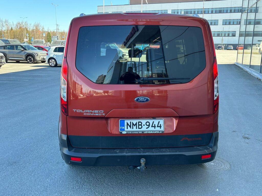 Ford Grand Tourneo Connect 2021 Punainen