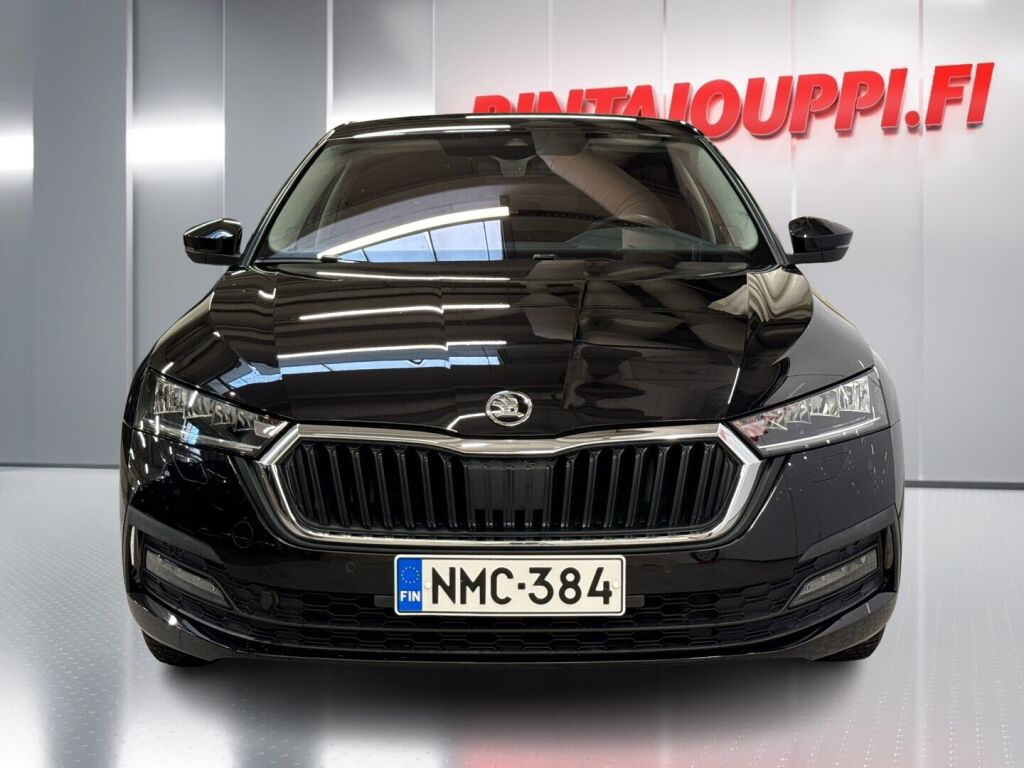 Skoda Octavia 2021 Musta
