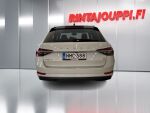 Skoda Superb 2022 Valkoinen