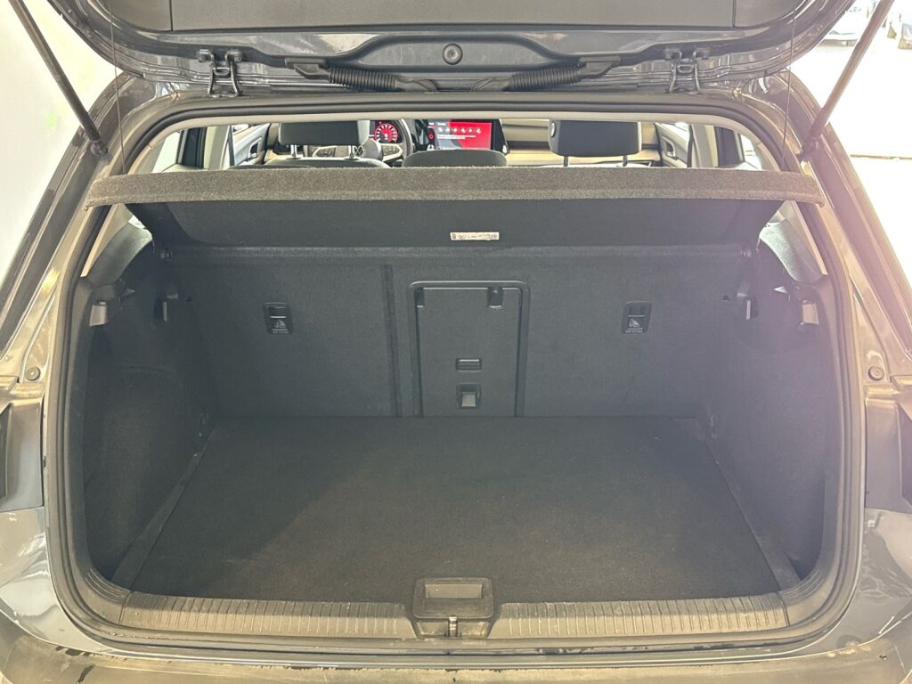 Volkswagen Golf 2021 Harmaa