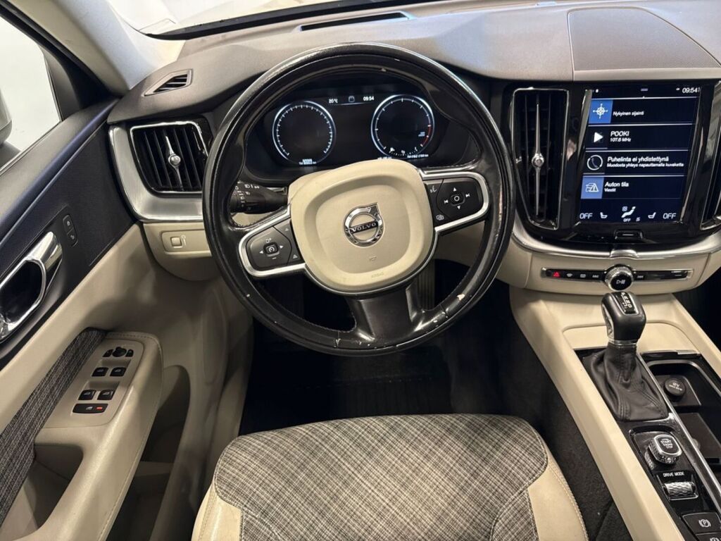 Volvo XC60 2017 Ruskea (beige)