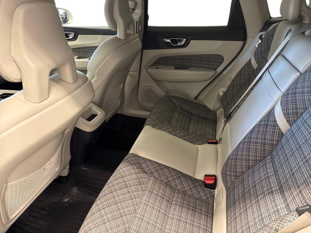 Volvo XC60 2017 Ruskea (beige)
