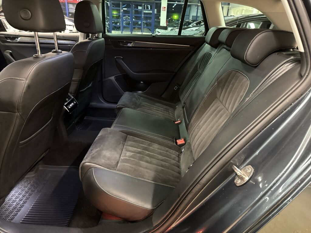 Skoda Superb 2021 Harmaa