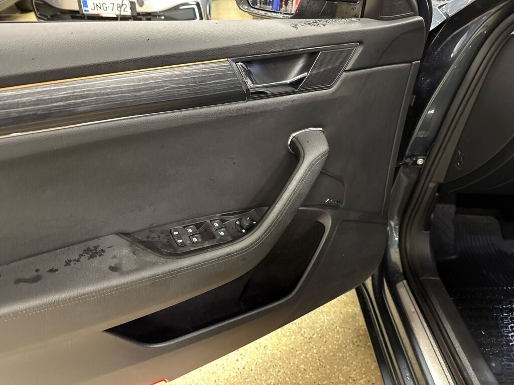 Skoda Superb 2021 Harmaa