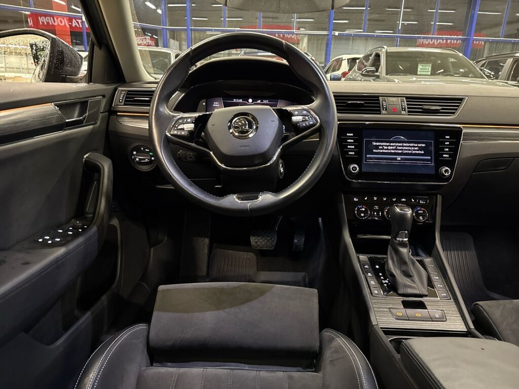 Skoda Superb 2021 Harmaa