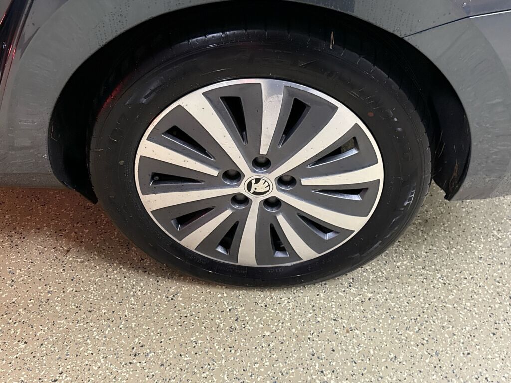 Skoda Superb 2021 Harmaa