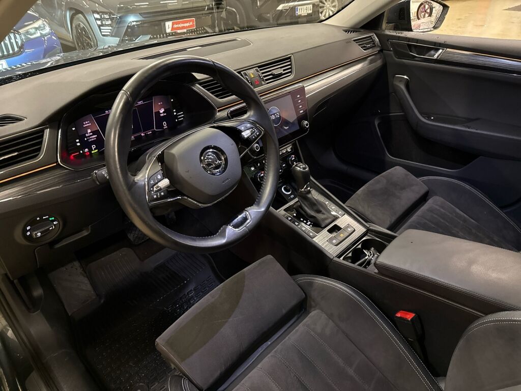 Skoda Superb 2021 Harmaa