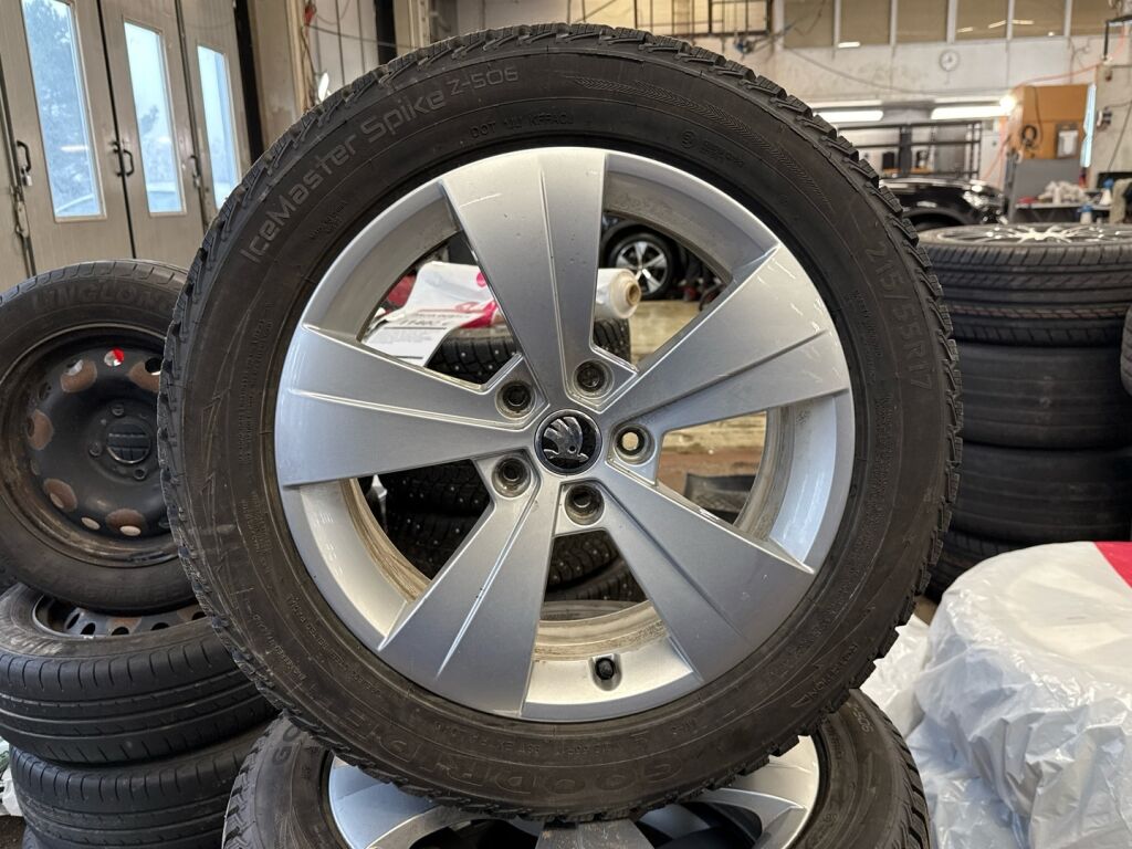 Skoda Superb 2021 Harmaa