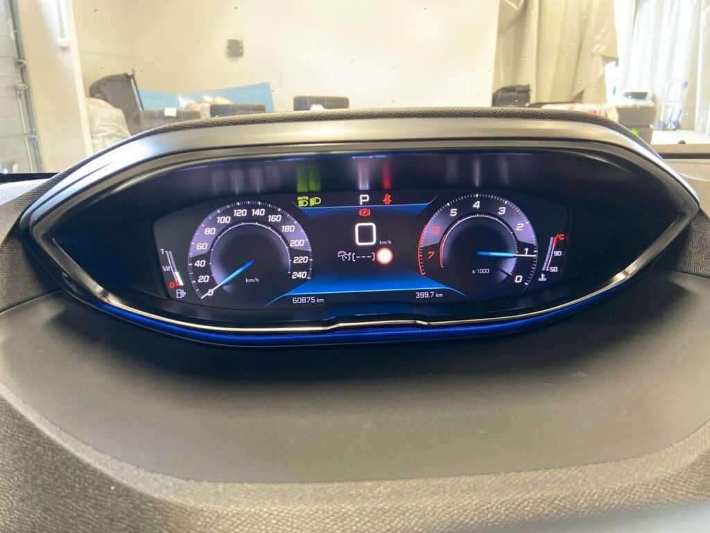 Peugeot 3008 2021 Punainen