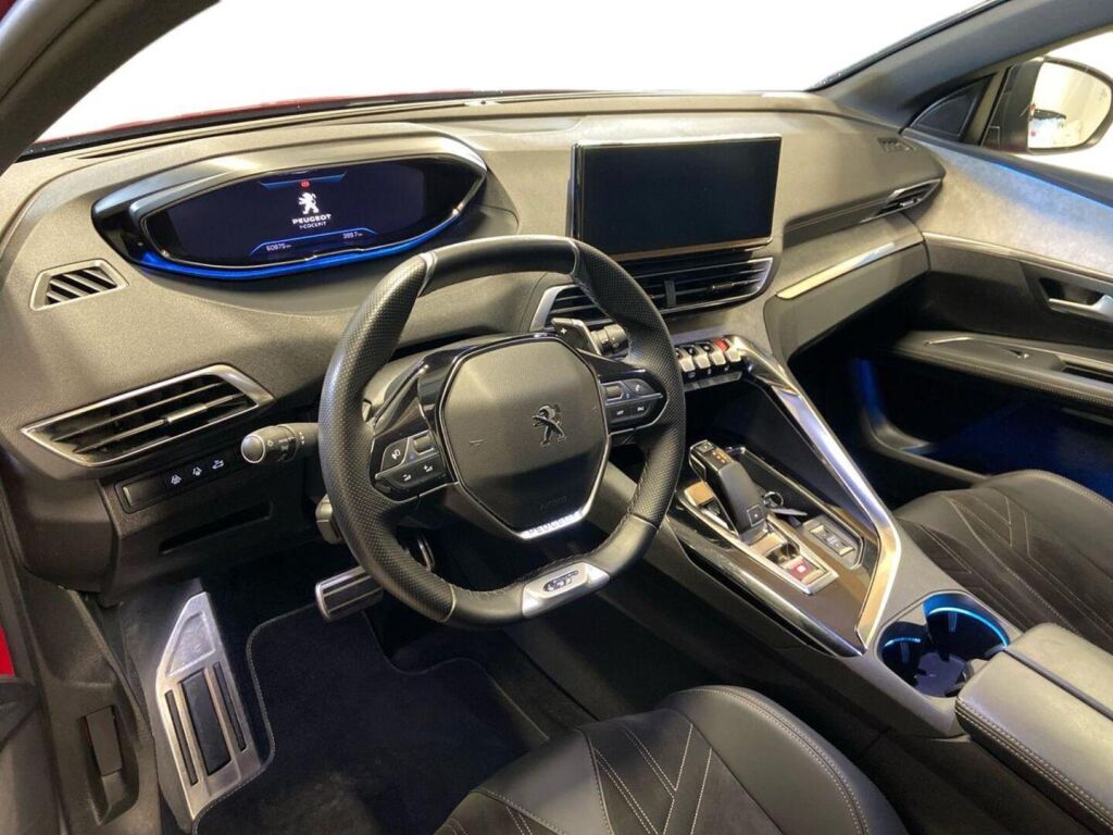 Peugeot 3008 2021 Punainen