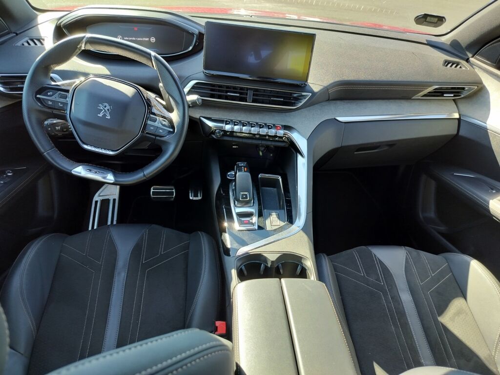 Peugeot 3008 2021 Punainen