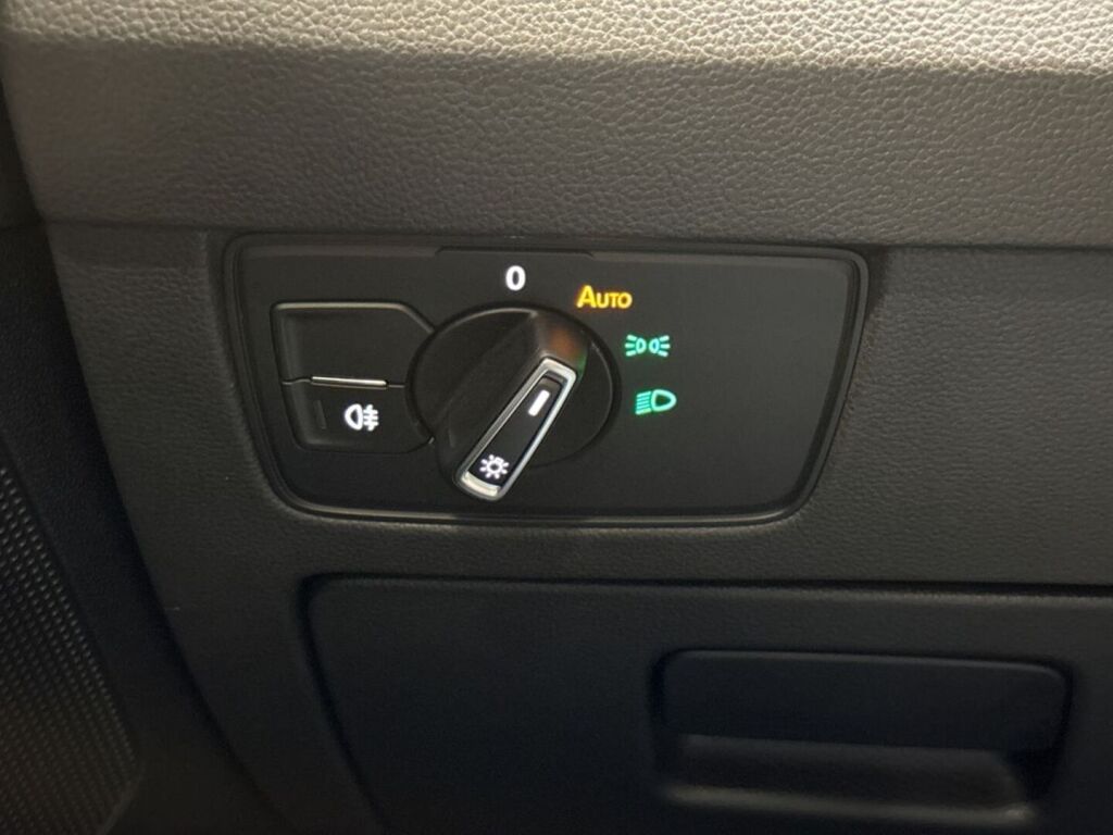 Volkswagen Passat 2021 Sininen