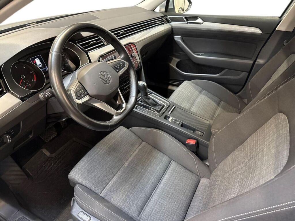 Volkswagen Passat 2021 Sininen