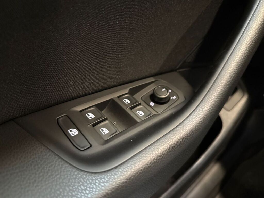 Volkswagen Passat 2021 Sininen