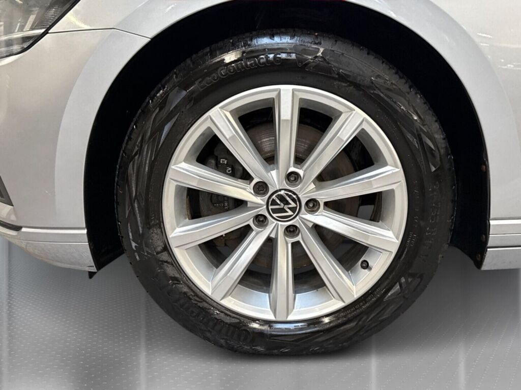 Volkswagen Passat 2021 Sininen