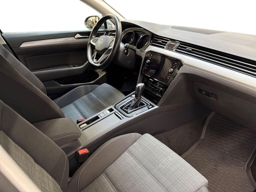 Volkswagen Passat 2021 Sininen