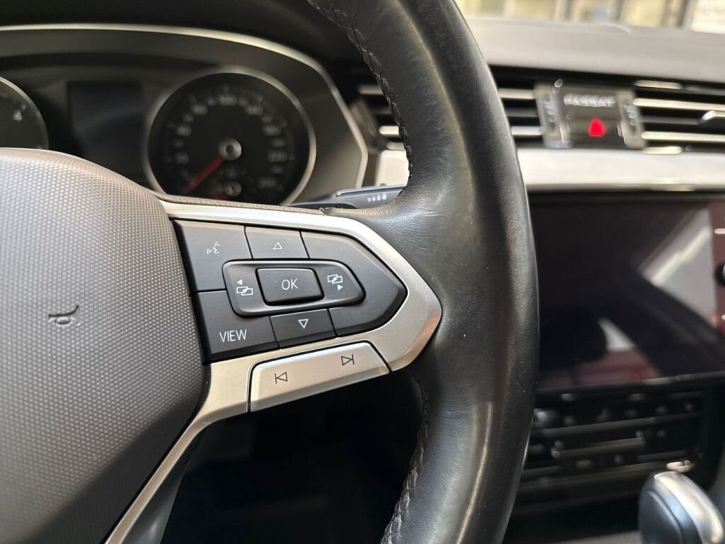 Volkswagen Passat 2021 Sininen