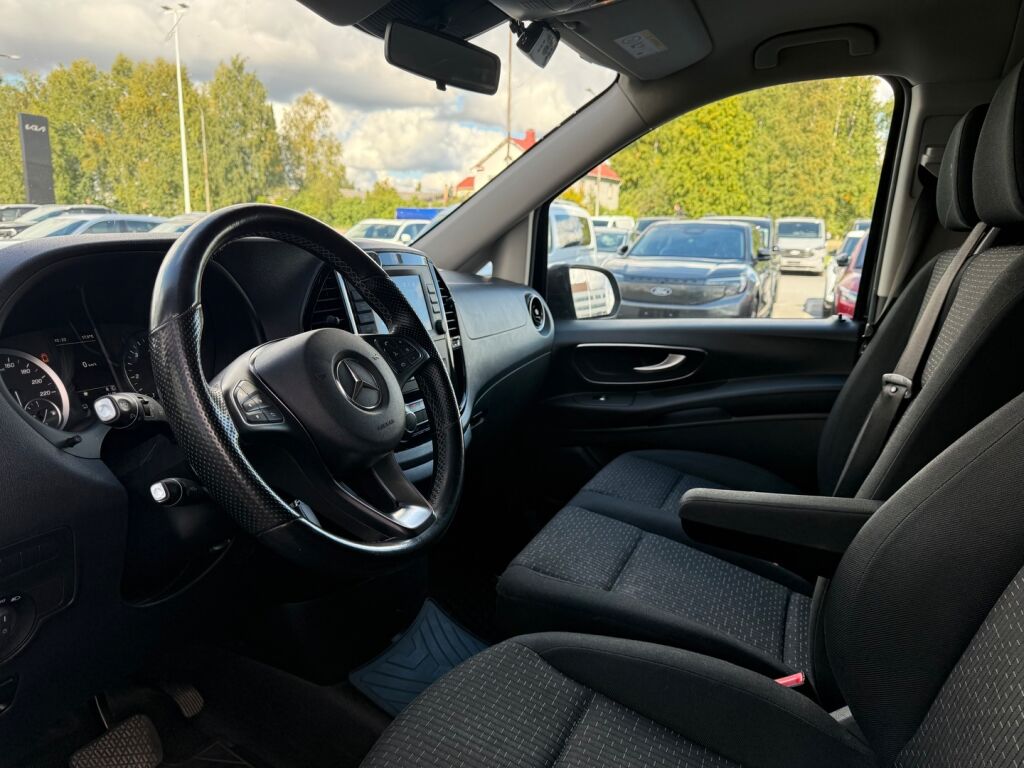 Mercedes-Benz Vito 2021 Musta
