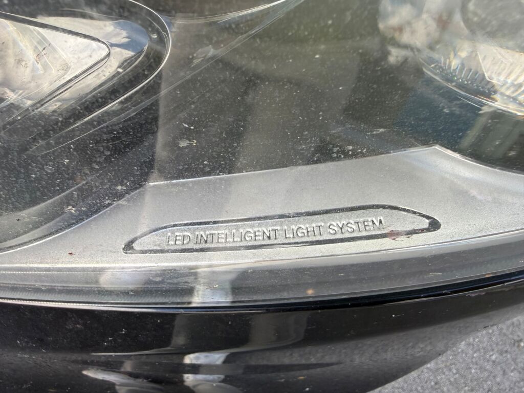 Mercedes-Benz Vito 2021 Musta