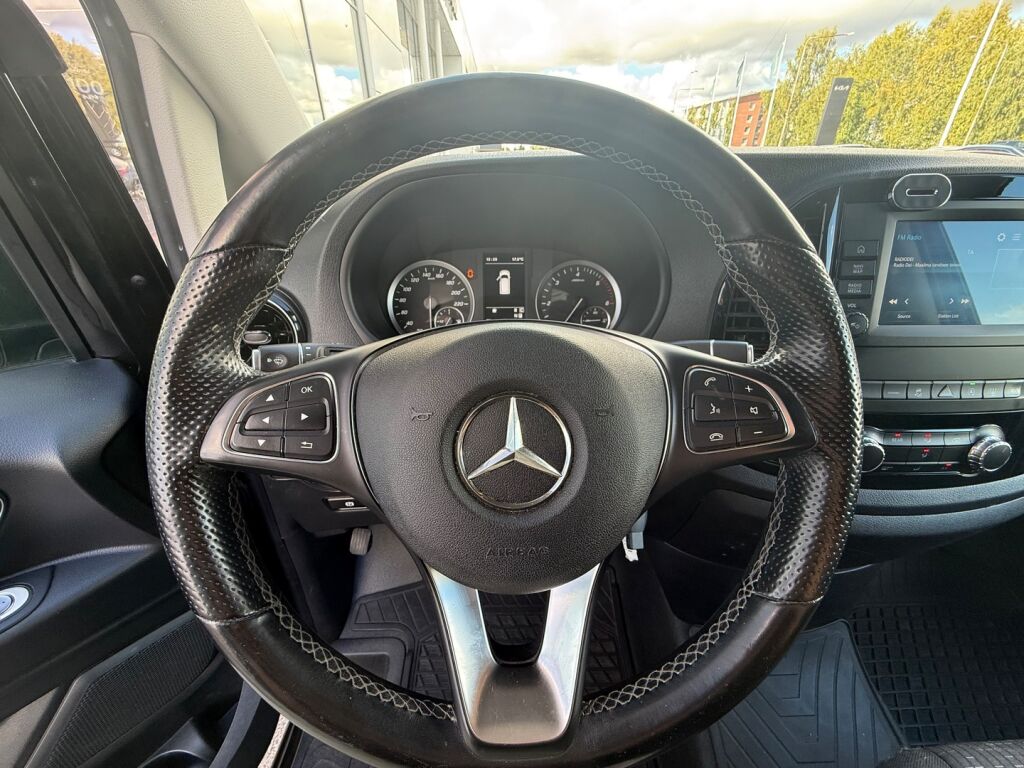Mercedes-Benz Vito 2021 Musta