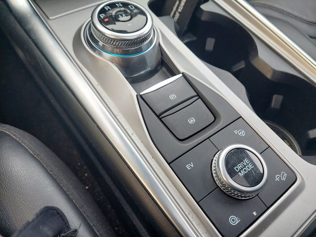 Ford Explorer 2021 Sininen