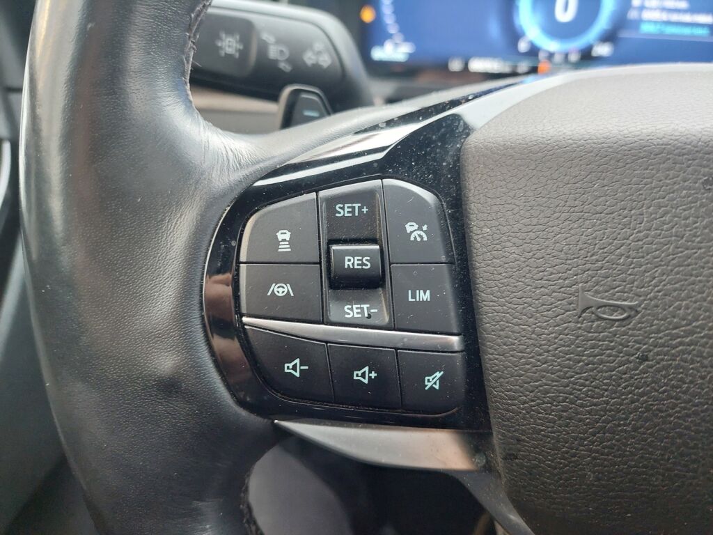 Ford Explorer 2021 Sininen